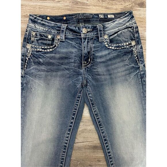 Miss Me Signature Crop Jeans Rhinestone Mid Rise Women’s Sz 29 Waist - Picture 3 of 7